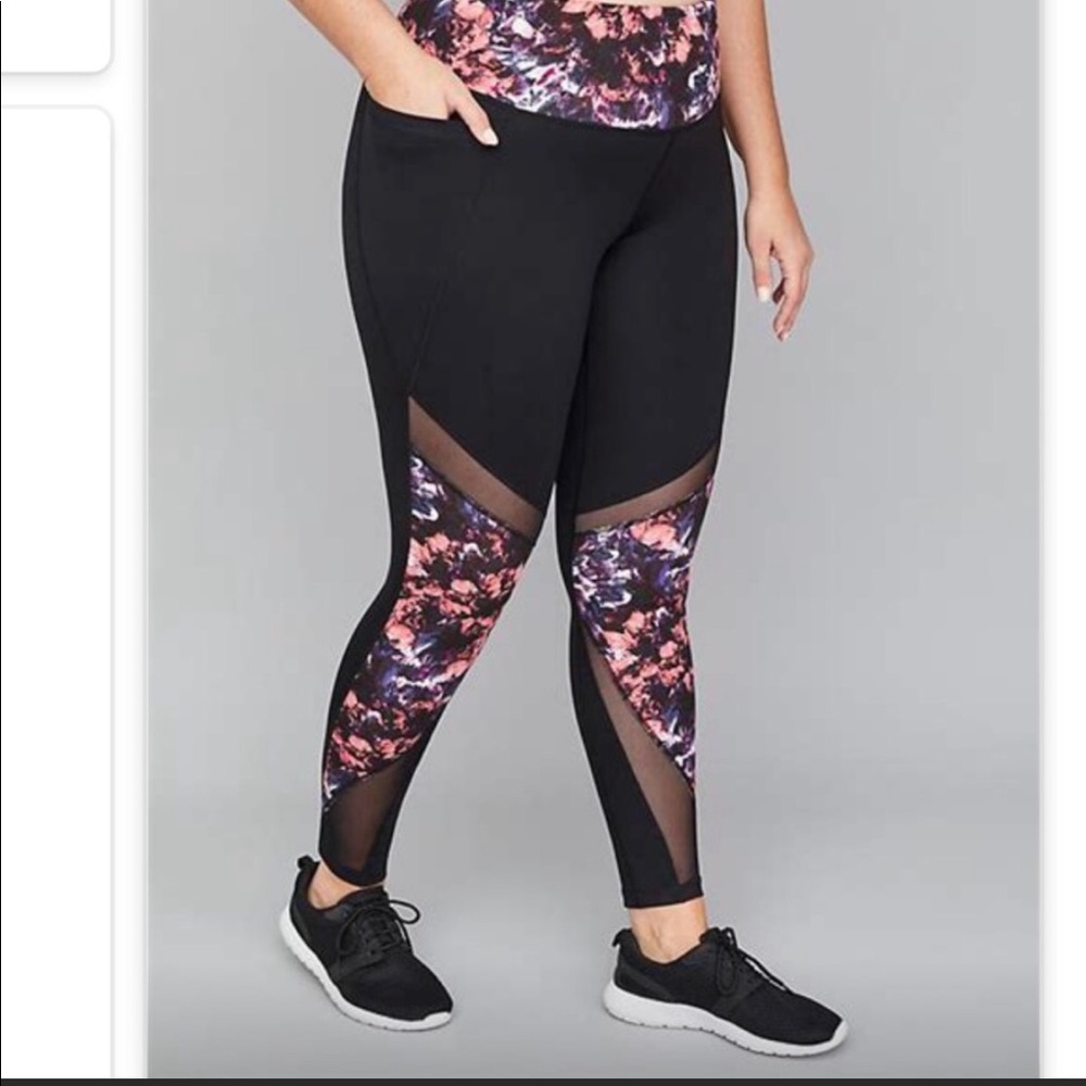 LIVI POWER LEGGINGS LANE BRYANT FLORAL AND MESH DETAILS POCKETS ATHLEISURE 26/28